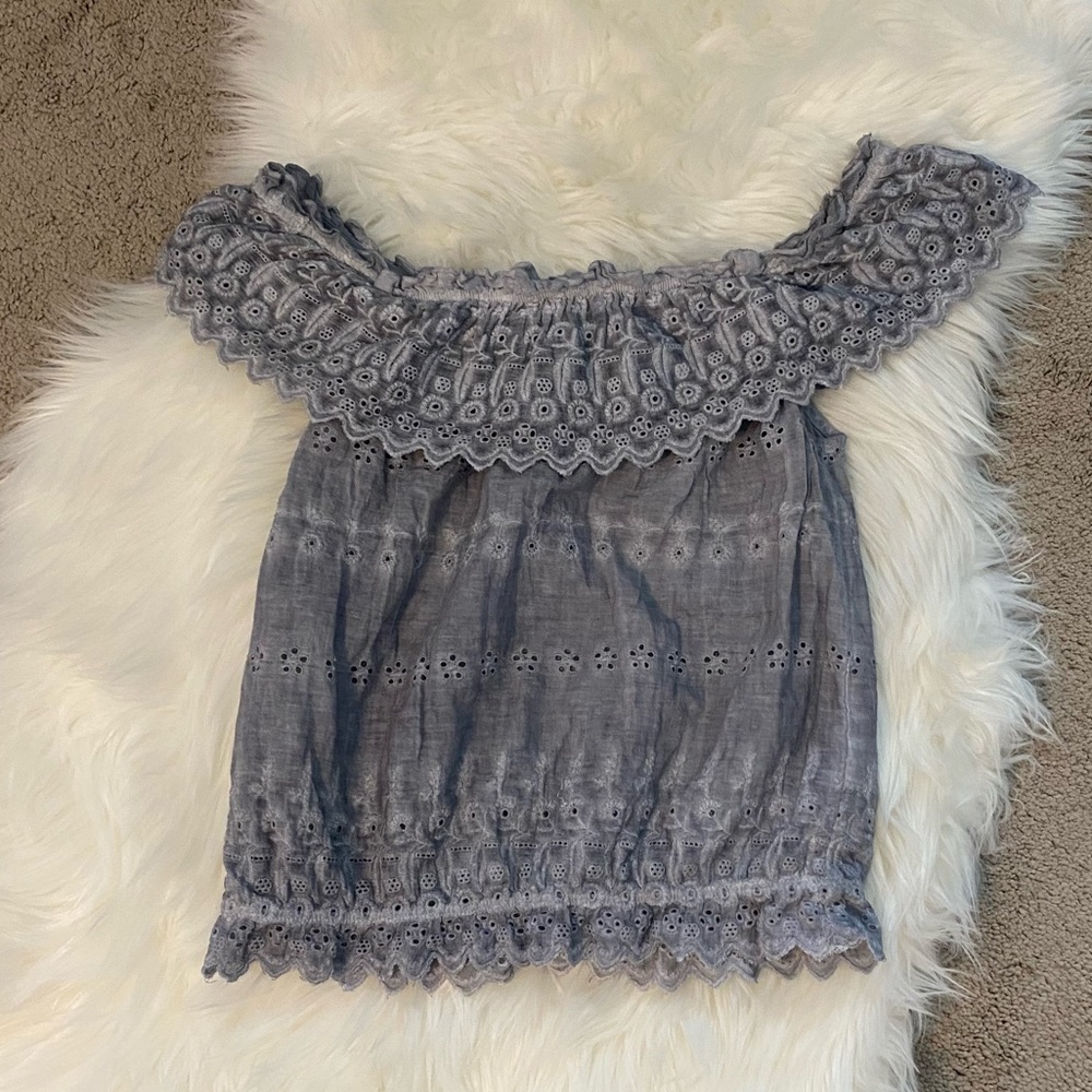 American Eagle off the shoulder Shirt
